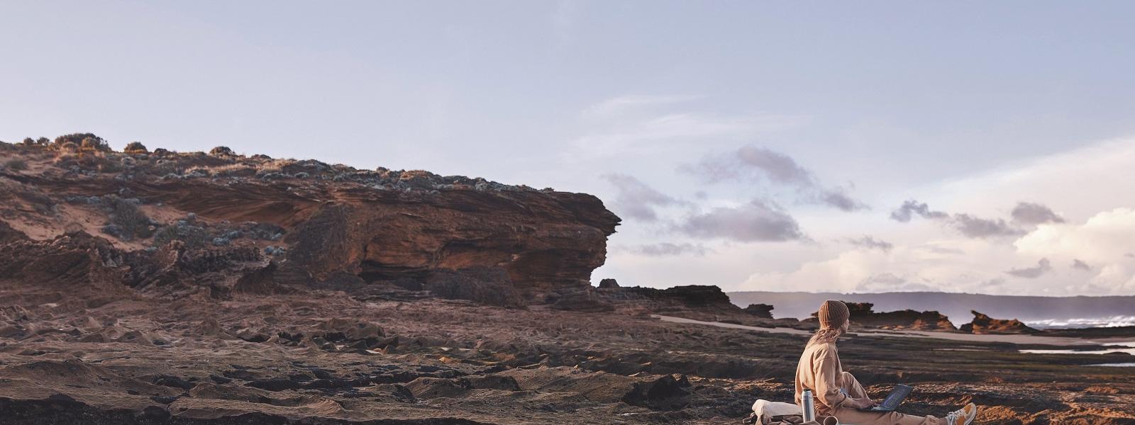 Landscape of a cliff overlooking the ocean